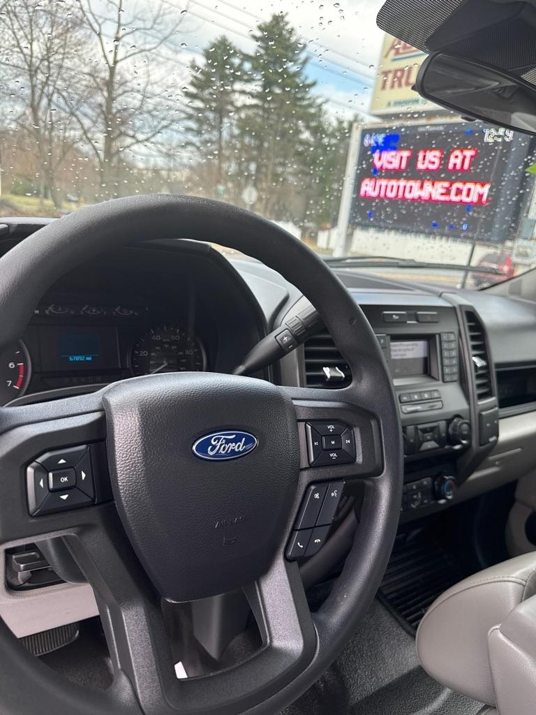 Ford F-350 SD Platinum Crew Cab 4WD 2022