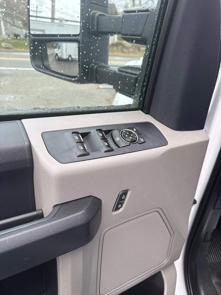 Ford F-350 SD Platinum Crew Cab 4WD 2022