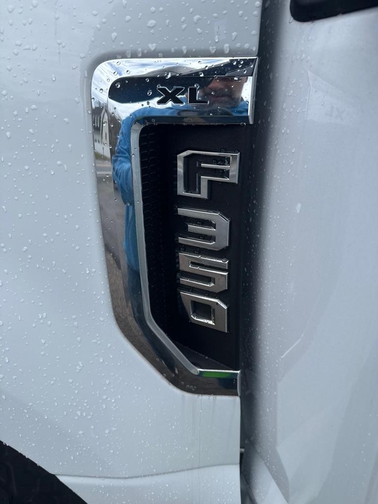 Ford F-350 SD Platinum Crew Cab 4WD 2022