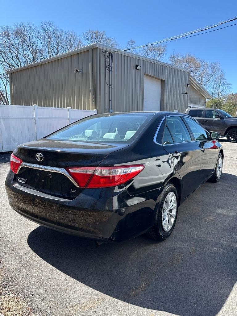 Toyota Camry 4dr Sdn I4 Auto XLE (Natl) 2015