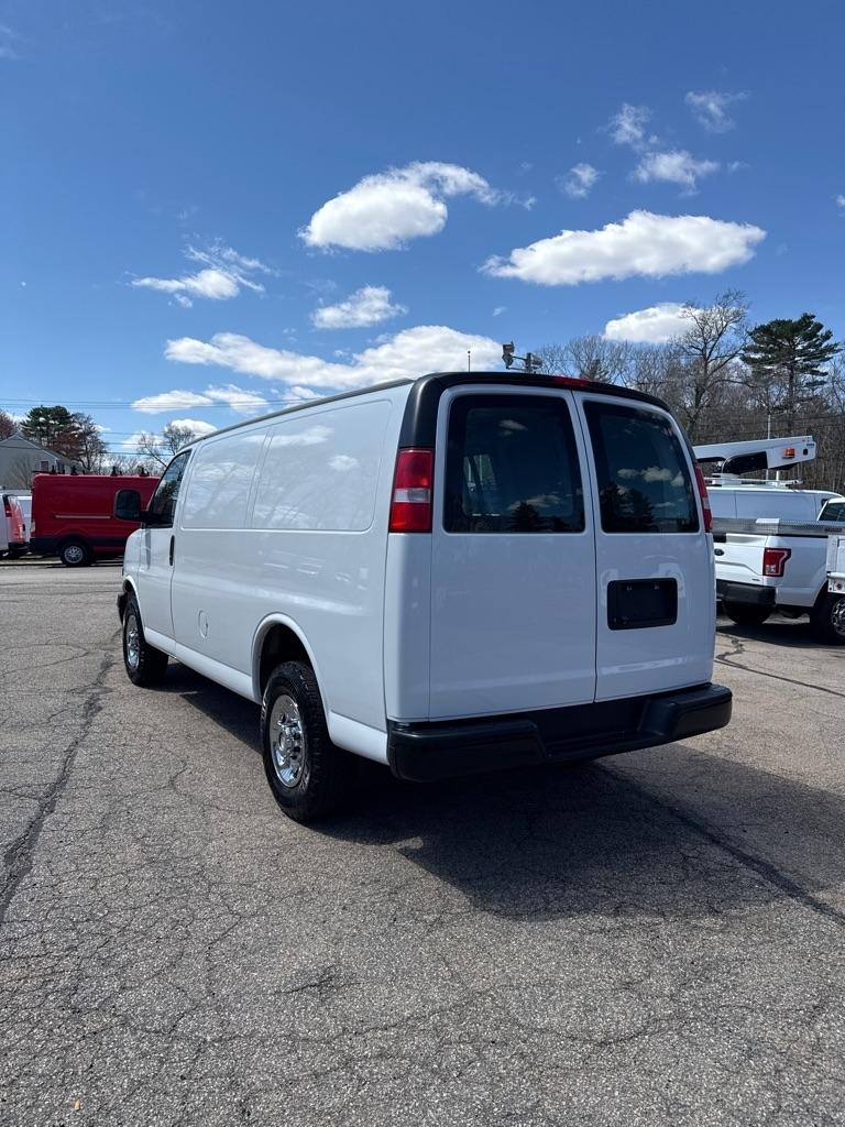 Chevrolet Express Cargo Van RWD 2500 135" 2019