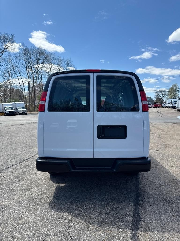 Chevrolet Express Cargo Van RWD 2500 135" 2019