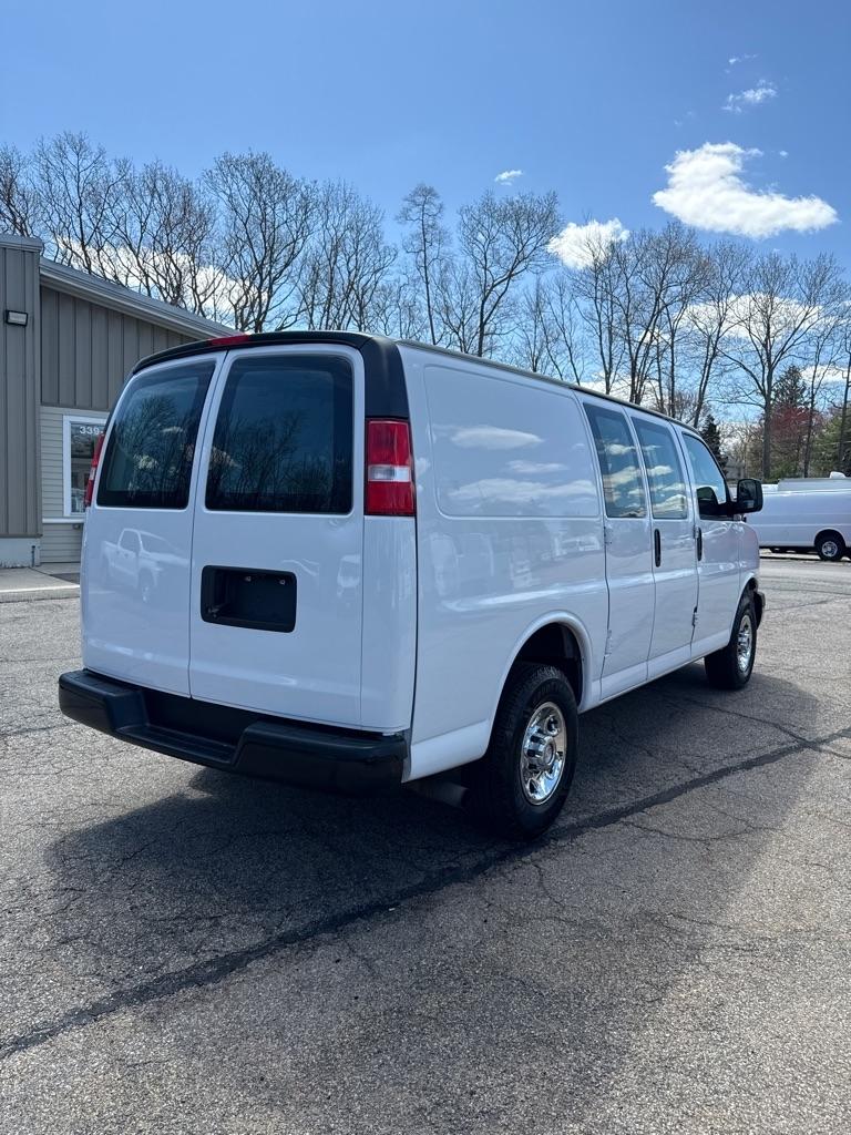 Chevrolet Express Cargo Van RWD 2500 135" 2019