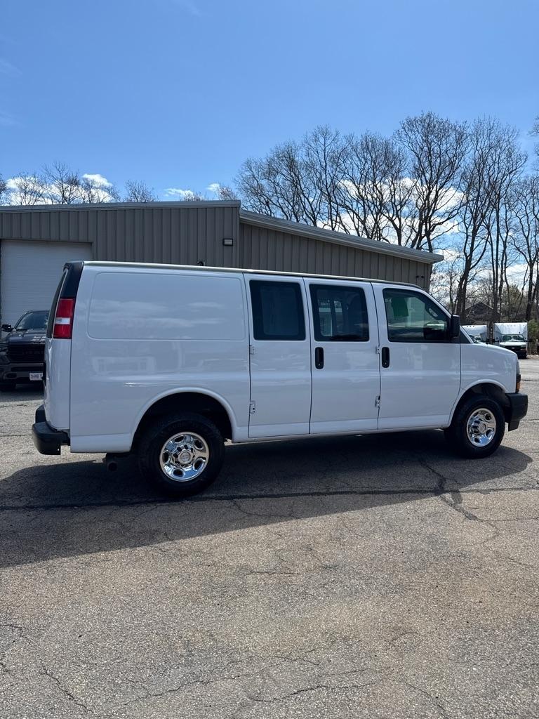 Chevrolet Express Cargo Van RWD 2500 135" 2019