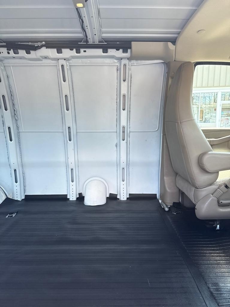 Chevrolet Express Cargo Van RWD 2500 135" 2019