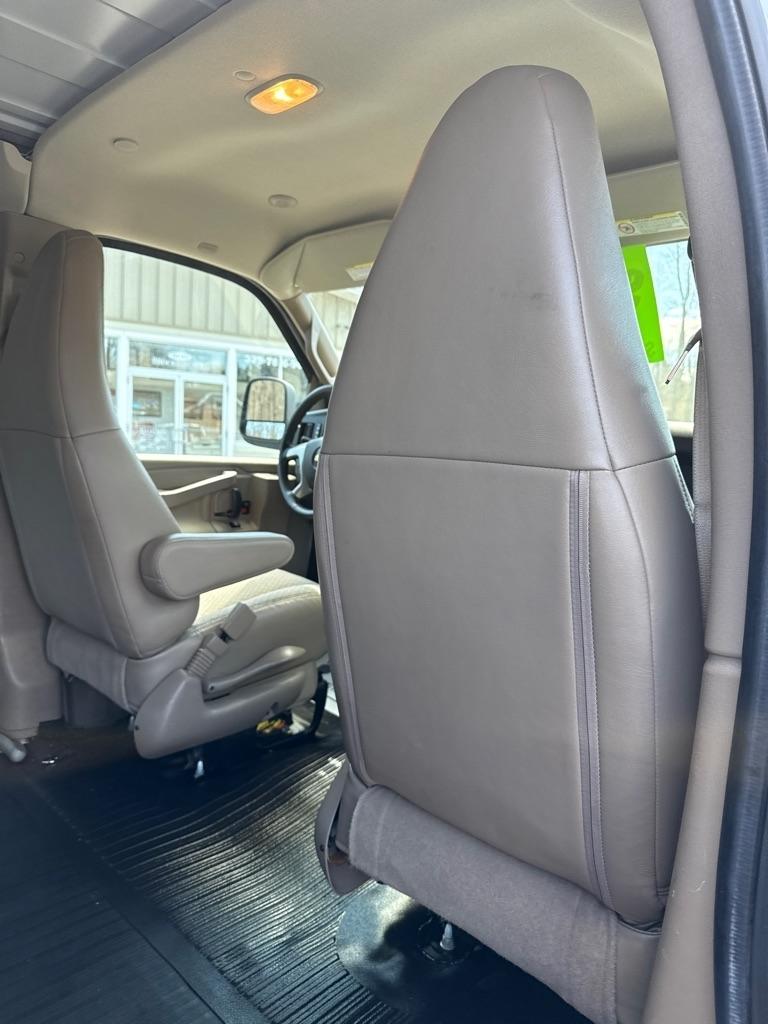 Chevrolet Express Cargo Van RWD 2500 135" 2019