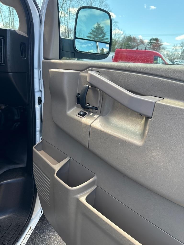Chevrolet Express Cargo Van RWD 2500 135" 2019