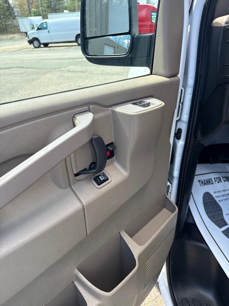 Chevrolet Express Cargo Van RWD 2500 135" 2019