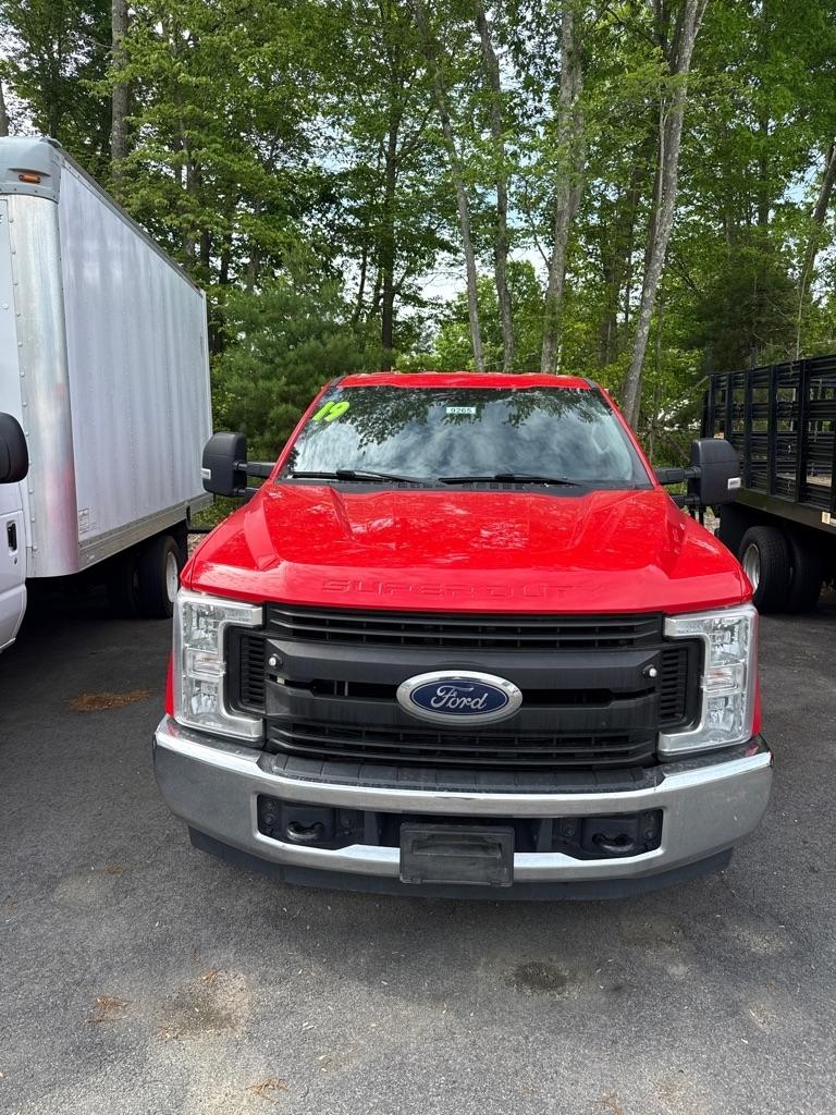 Ford Super Duty F-350 SRW Lariat 2WD SuperCab 8' Box 2019