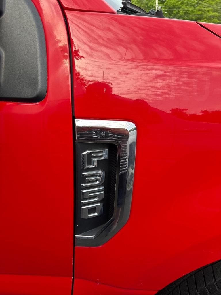 Ford Super Duty F-350 SRW Lariat 2WD SuperCab 8' Box 2019