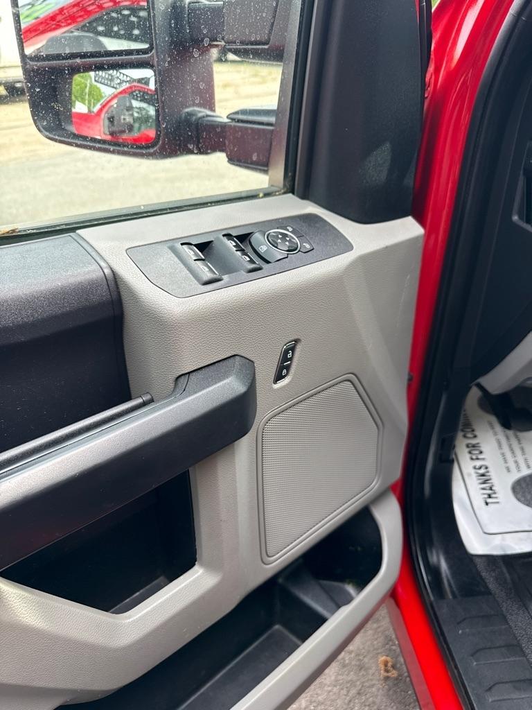 Ford Super Duty F-350 SRW Lariat 2WD SuperCab 8' Box 2019