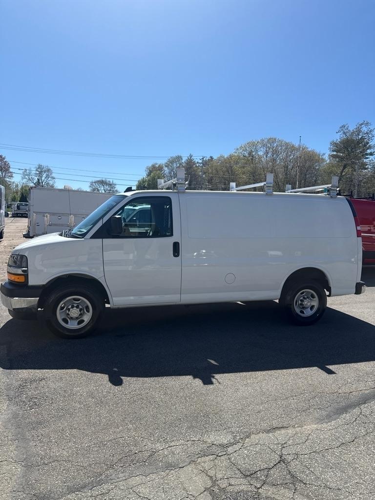 Chevrolet Express Cargo Van RWD 2500 135" 2022