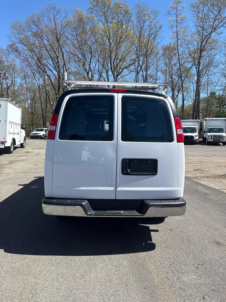 Chevrolet Express Cargo Van RWD 2500 135" 2022