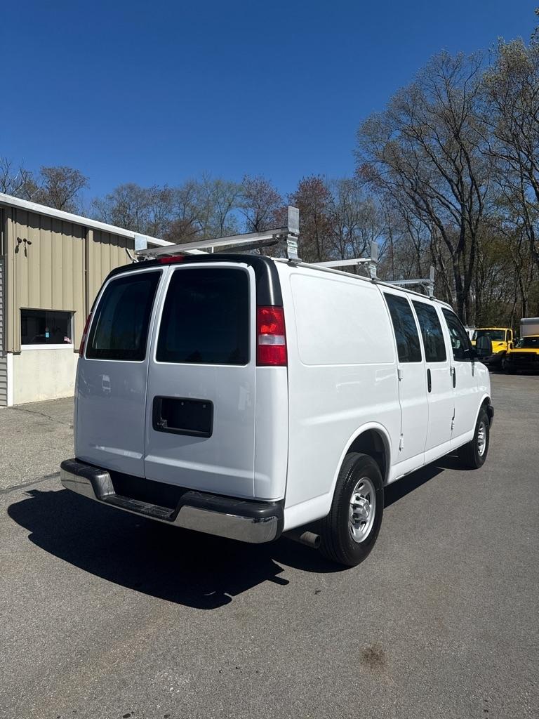 Chevrolet Express Cargo Van RWD 2500 135" 2022