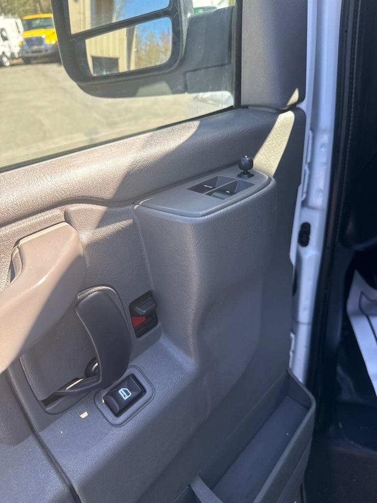 Chevrolet Express Cargo Van RWD 2500 135" 2022