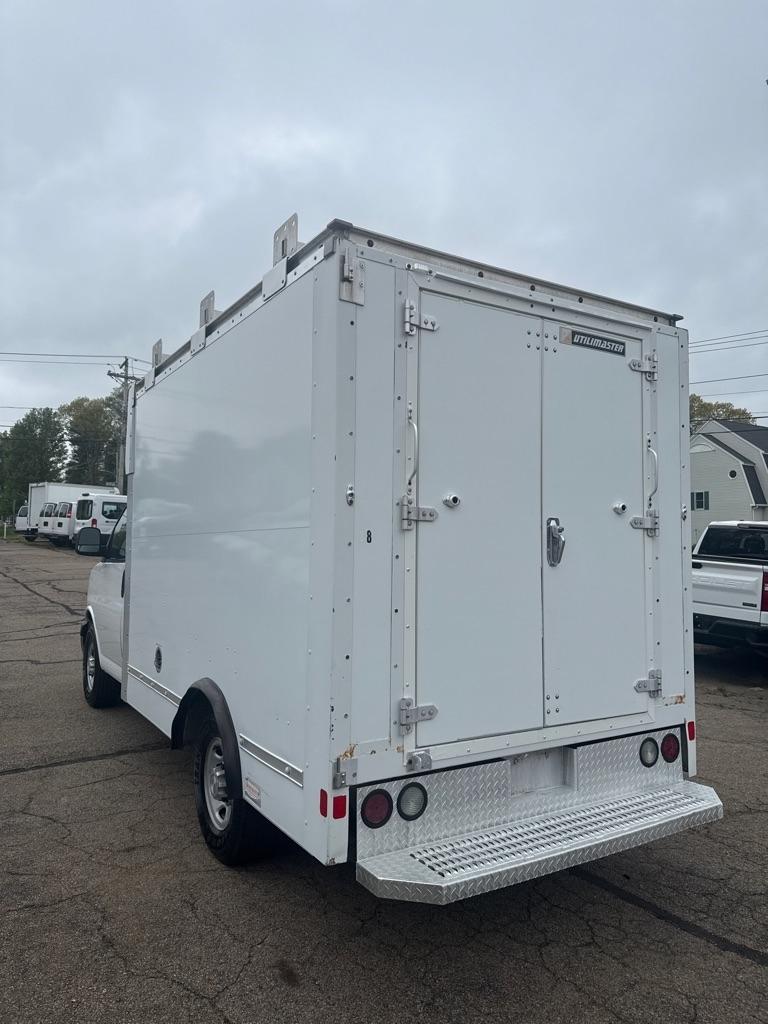 Chevrolet Express Commercial Cutaway 3500 Van 139" 2015
