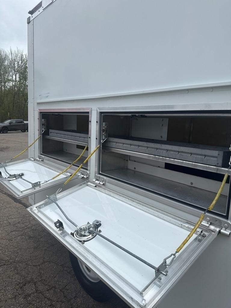 Chevrolet Express Commercial Cutaway 3500 Van 139" 2015