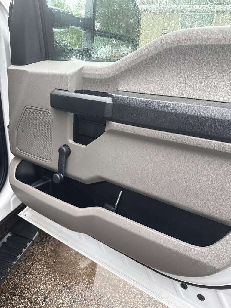 Ford Super Duty F-450 DRW XLT 4WD Reg Cab 145" WB 60" CA XLT 2019