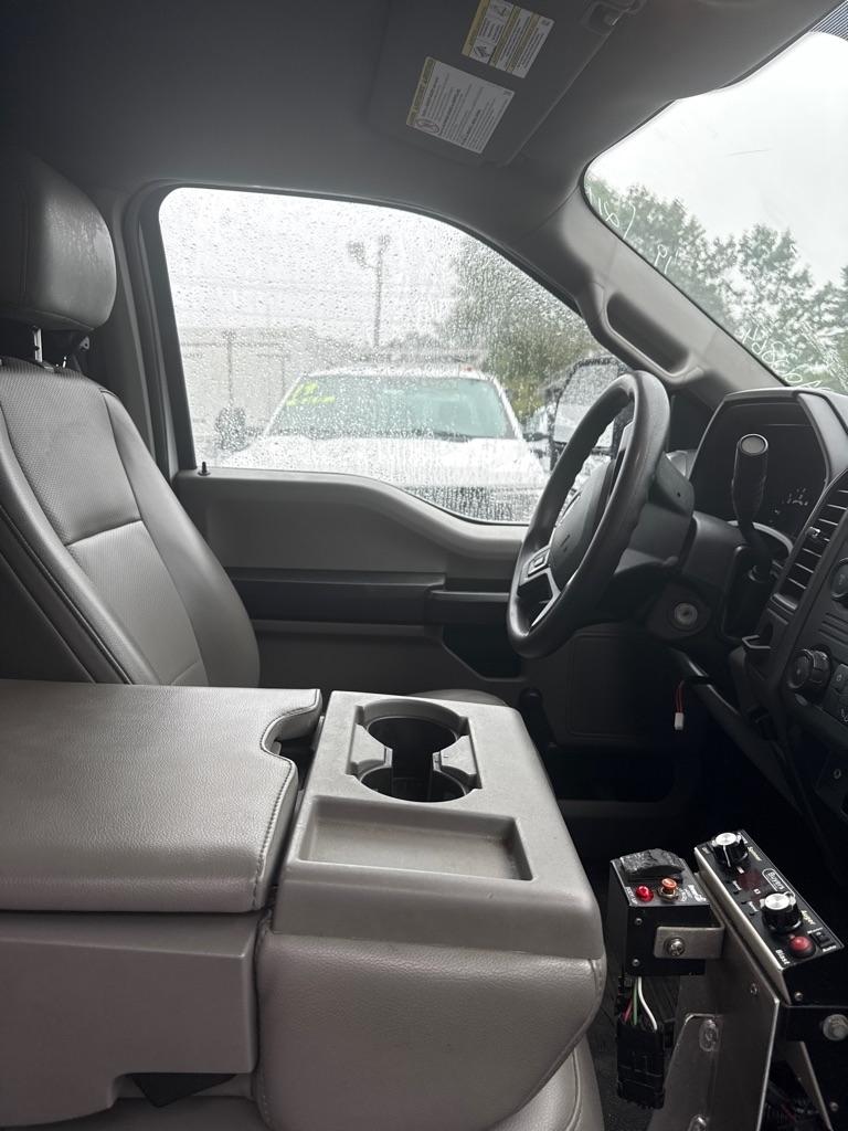 Ford Super Duty F-450 DRW XLT 4WD Reg Cab 145" WB 60" CA XLT 2019
