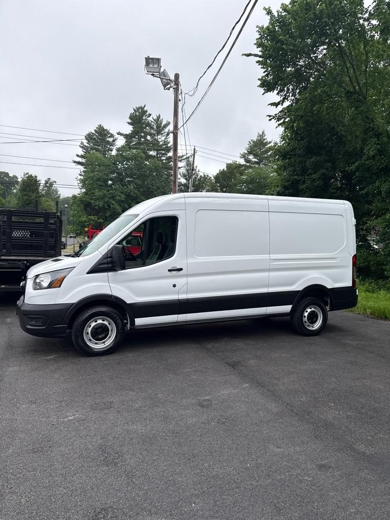 Ford Transit Cargo Van T-250 130" Med Rf 9070 GVWR RWD 2023