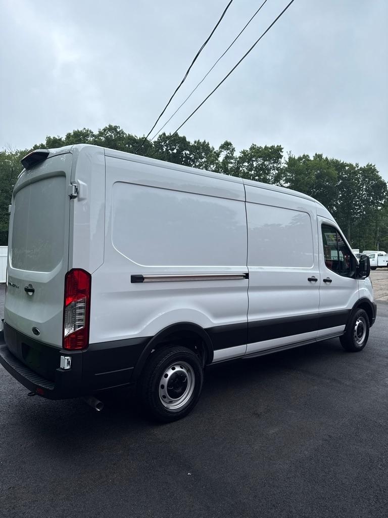 Ford Transit Cargo Van T-250 130" Med Rf 9070 GVWR RWD 2023