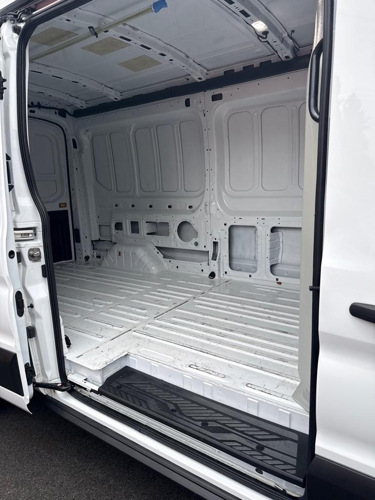 Ford Transit Cargo Van T-250 130" Med Rf 9070 GVWR RWD 2023