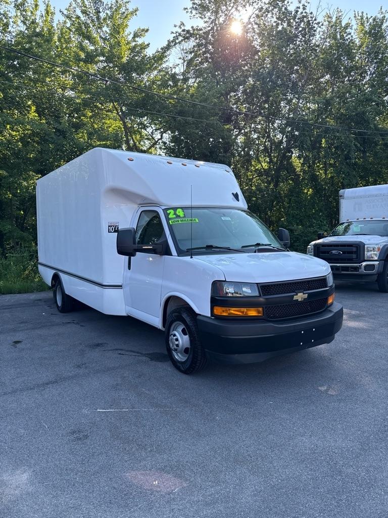 2024 Chevrolet Express Commercial Cutaway 3500 Van 177"