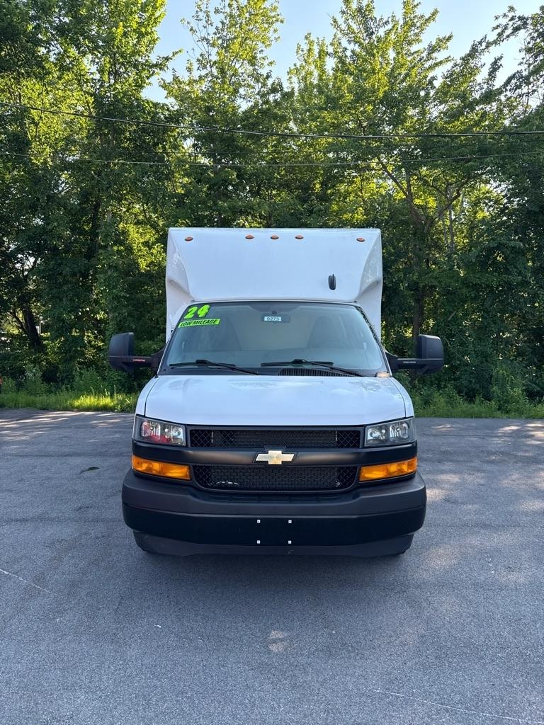 Chevrolet Express Commercial Cutaway 3500 Van 177" 2024