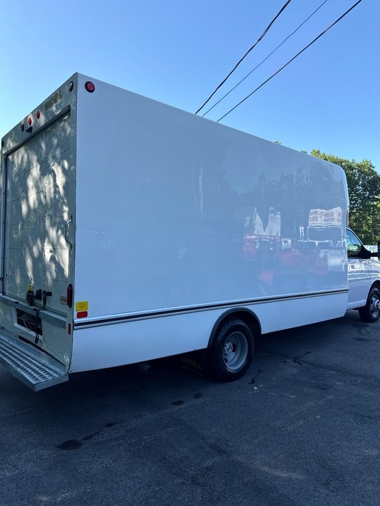 Chevrolet Express Commercial Cutaway 3500 Van 177" 2024