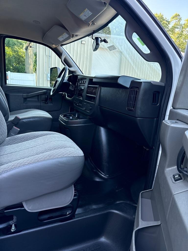 Chevrolet Express Commercial Cutaway 3500 Van 177" 2024