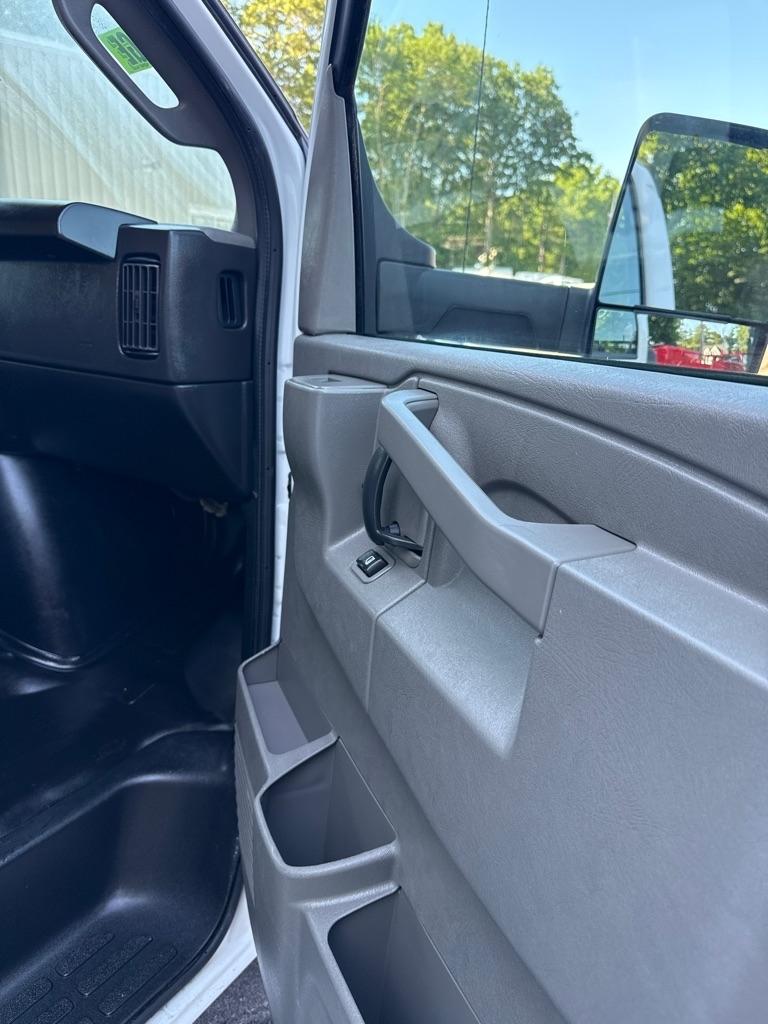 Chevrolet Express Commercial Cutaway 3500 Van 177" 2024