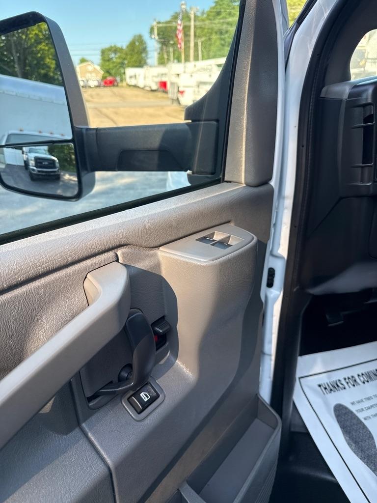 Chevrolet Express Commercial Cutaway 3500 Van 177" 2024