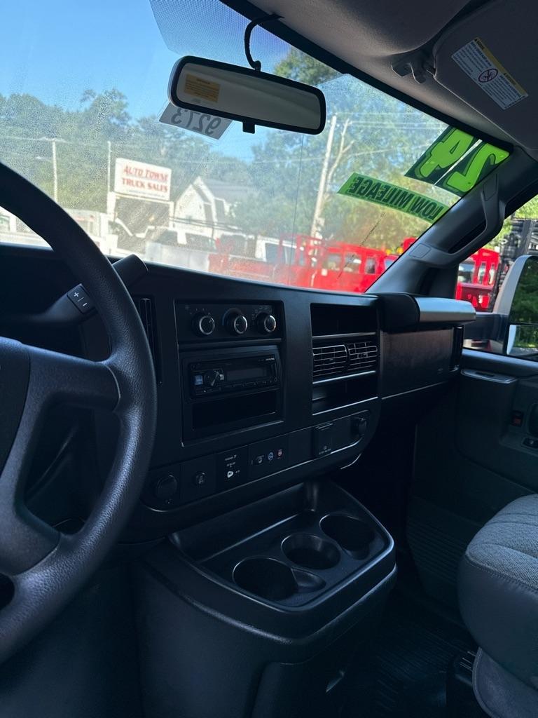 Chevrolet Express Commercial Cutaway 3500 Van 177" 2024