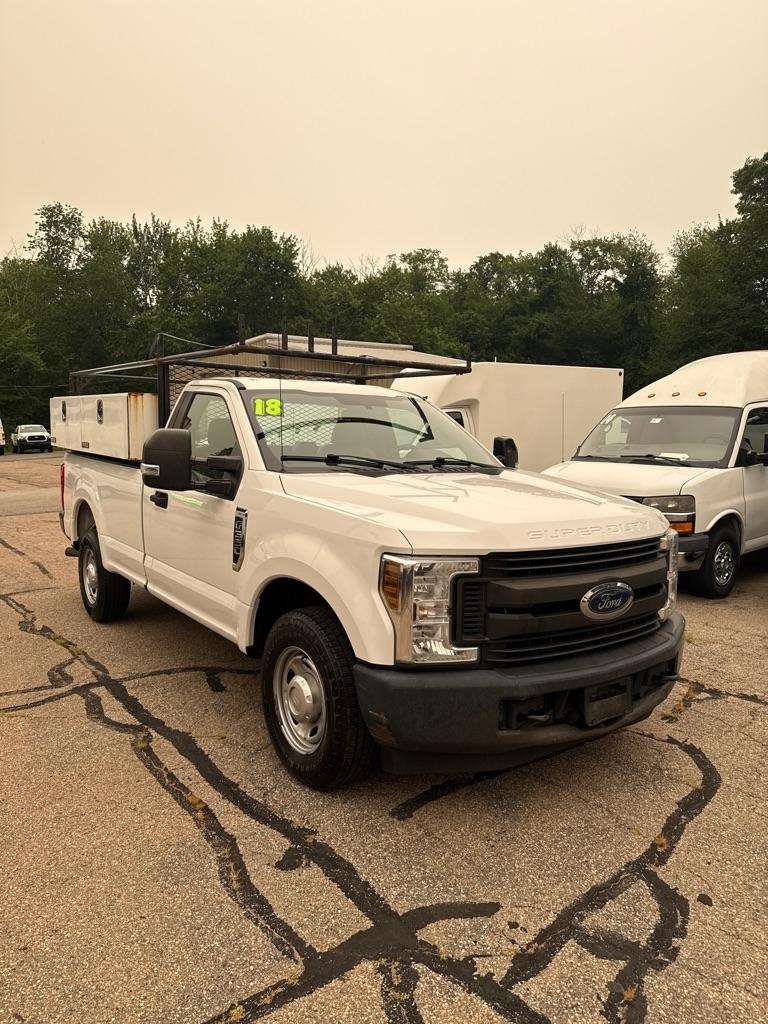 Ford Super Duty F-350 SRW XLT 2WD Reg Cab 8' Box 2018