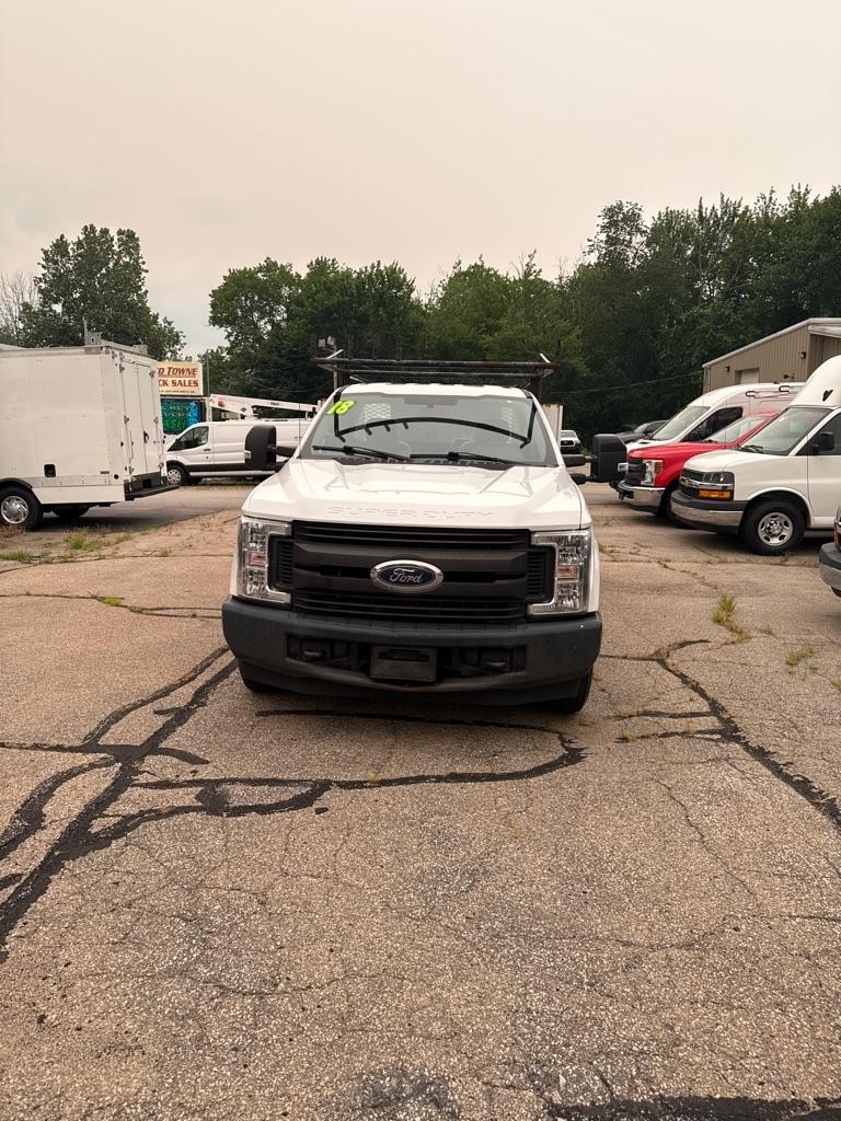Ford Super Duty F-350 SRW XLT 2WD Reg Cab 8' Box 2018