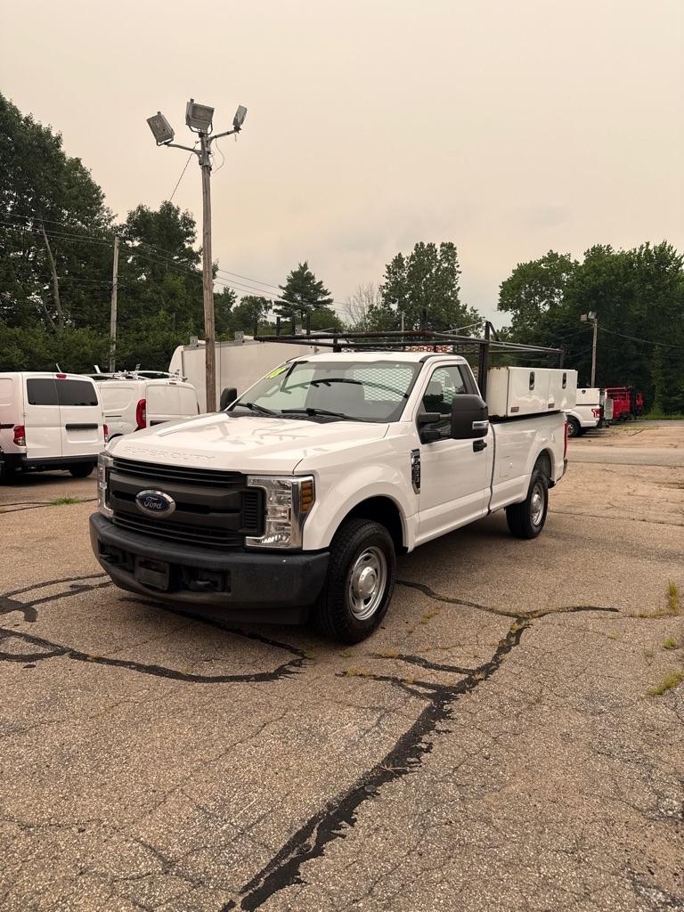 Ford Super Duty F-350 SRW XLT 2WD Reg Cab 8' Box 2018