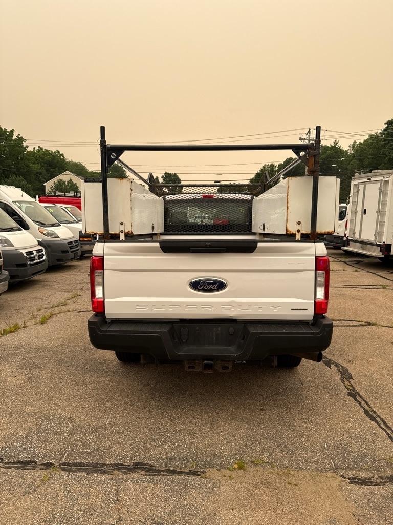 Ford Super Duty F-350 SRW XLT 2WD Reg Cab 8' Box 2018