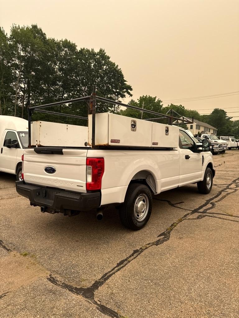 Ford Super Duty F-350 SRW XLT 2WD Reg Cab 8' Box 2018