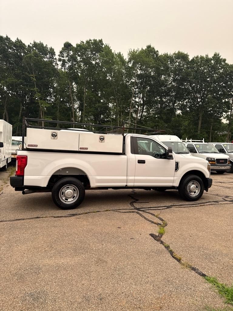 Ford Super Duty F-350 SRW XLT 2WD Reg Cab 8' Box 2018