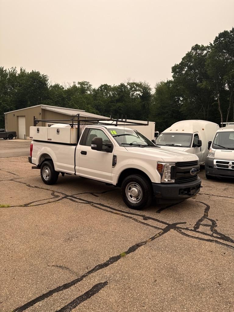 Ford Super Duty F-350 SRW XLT 2WD Reg Cab 8' Box 2018