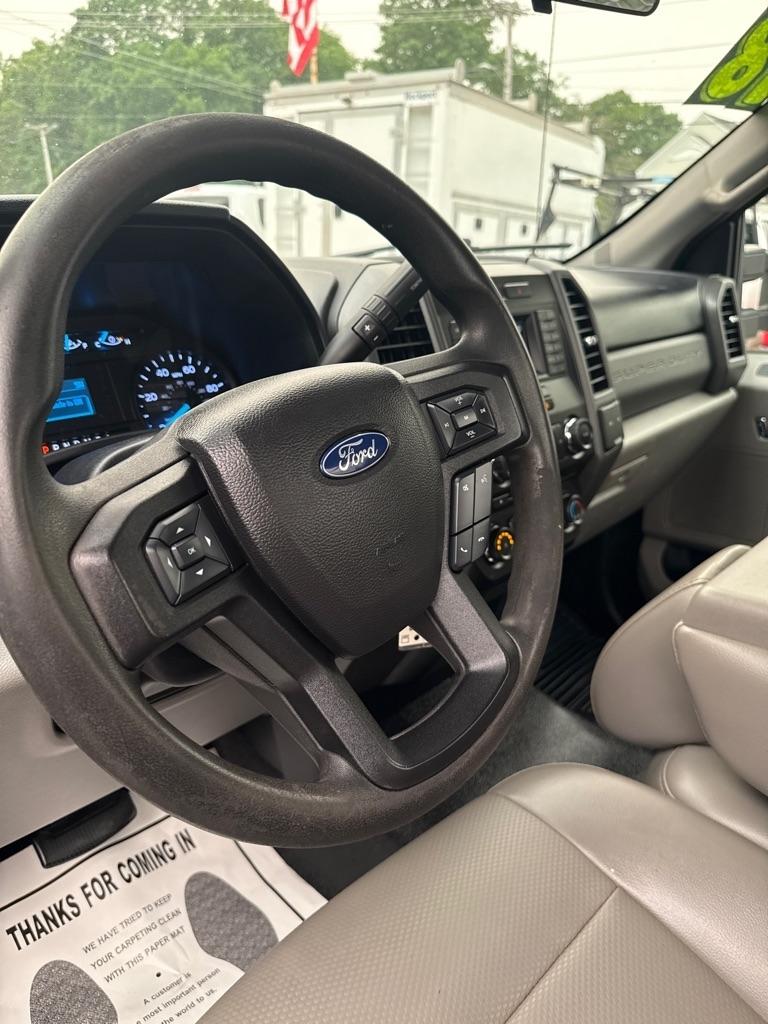Ford Super Duty F-350 SRW XLT 2WD Reg Cab 8' Box 2018