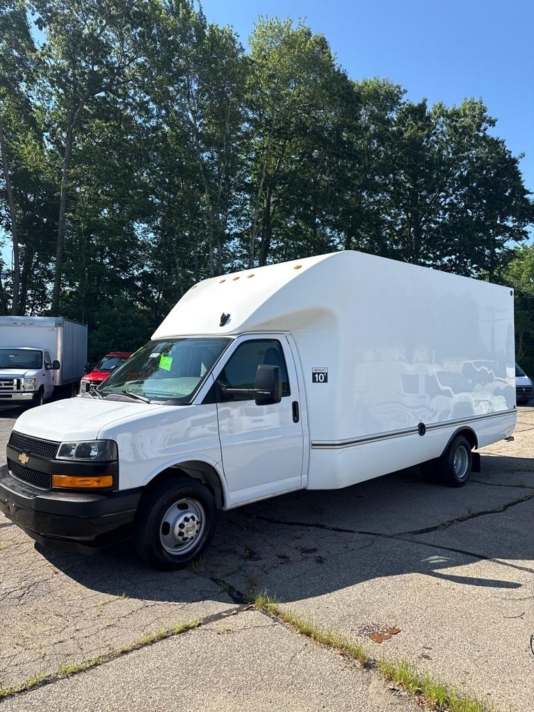 Chevrolet Express Commercial Cutaway 3500 Van 177" 2022