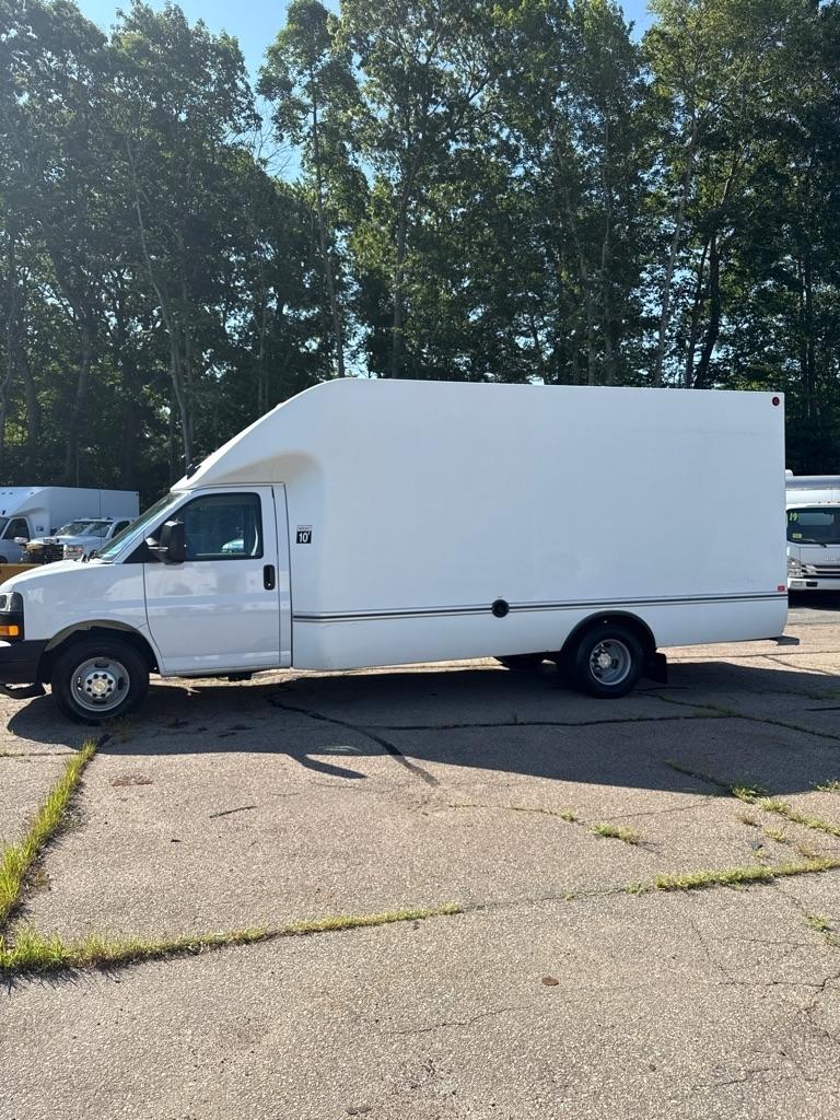 Chevrolet Express Commercial Cutaway 3500 Van 177" 2022