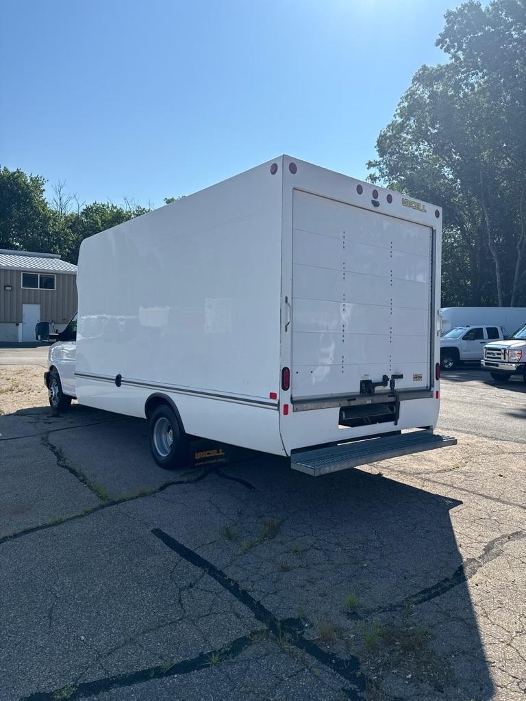 Chevrolet Express Commercial Cutaway 3500 Van 177" 2022
