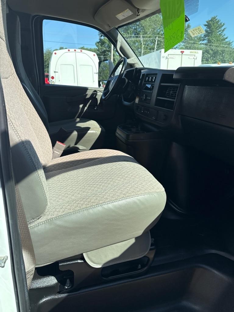 Chevrolet Express Commercial Cutaway 3500 Van 177" 2022
