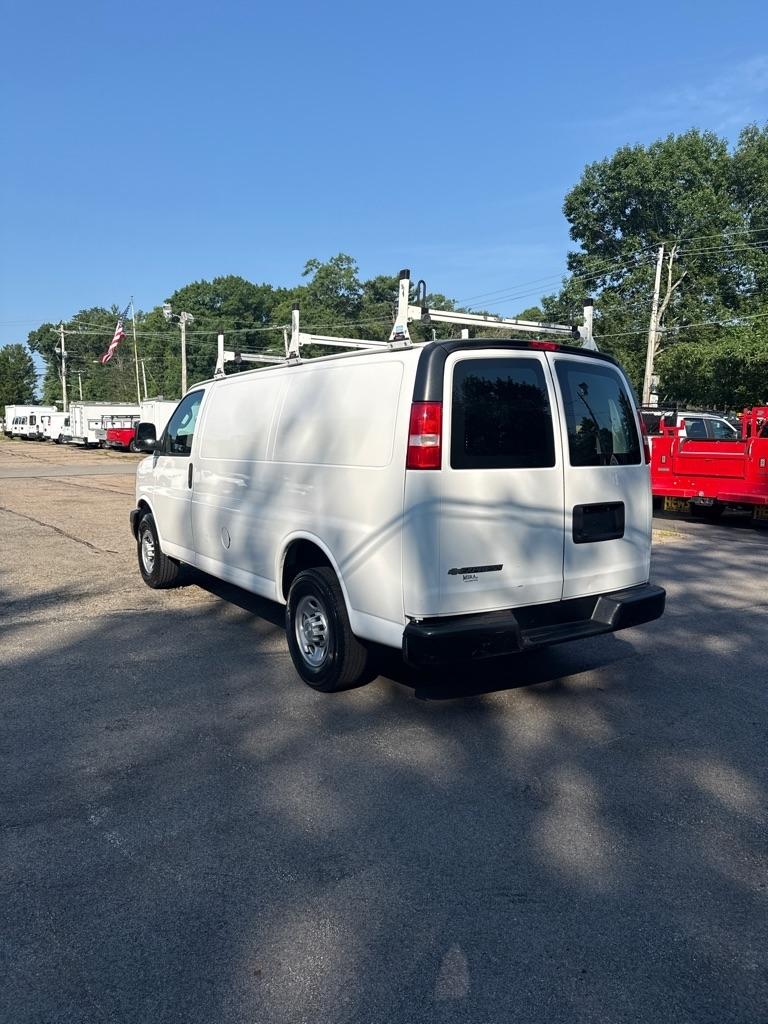 Chevrolet Express Cargo Van RWD 2500 135" 2020