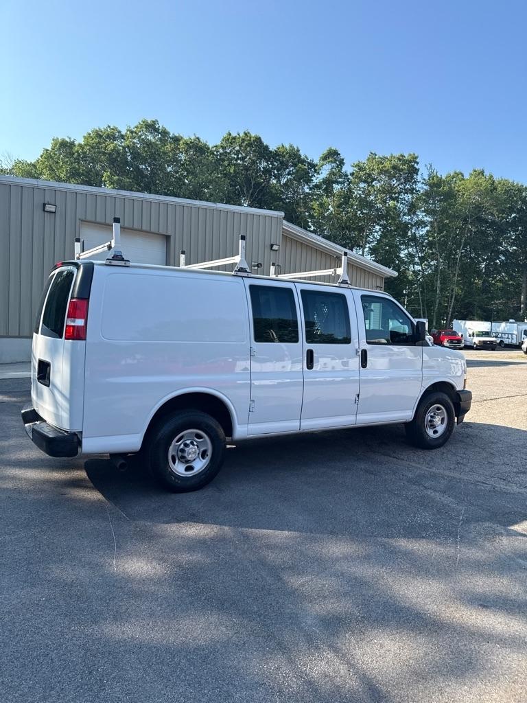 Chevrolet Express Cargo Van RWD 2500 135" 2020