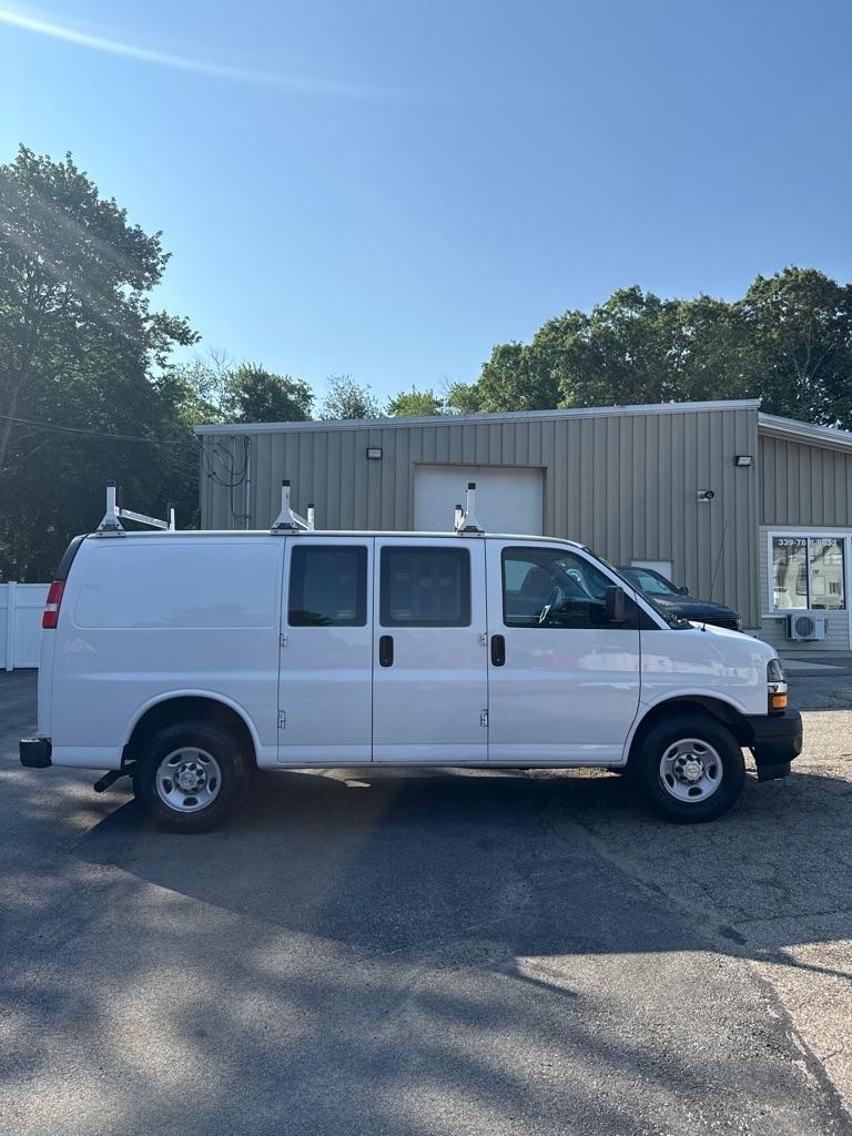 Chevrolet Express Cargo Van RWD 2500 135" 2020