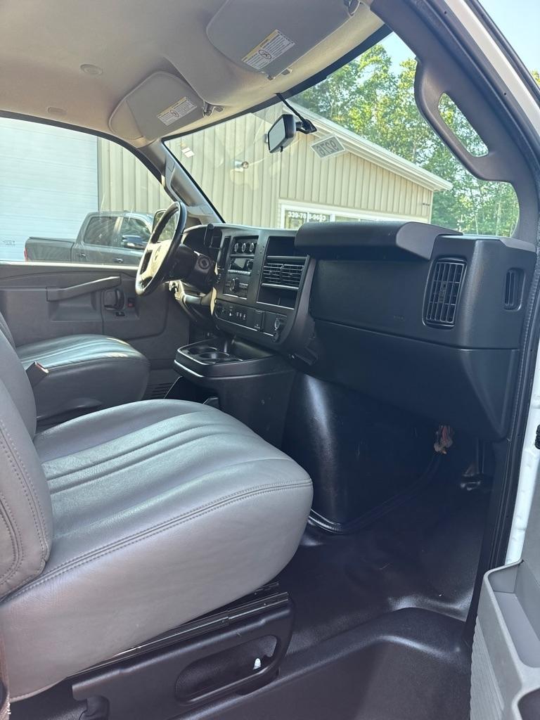 Chevrolet Express Cargo Van RWD 2500 135" 2020