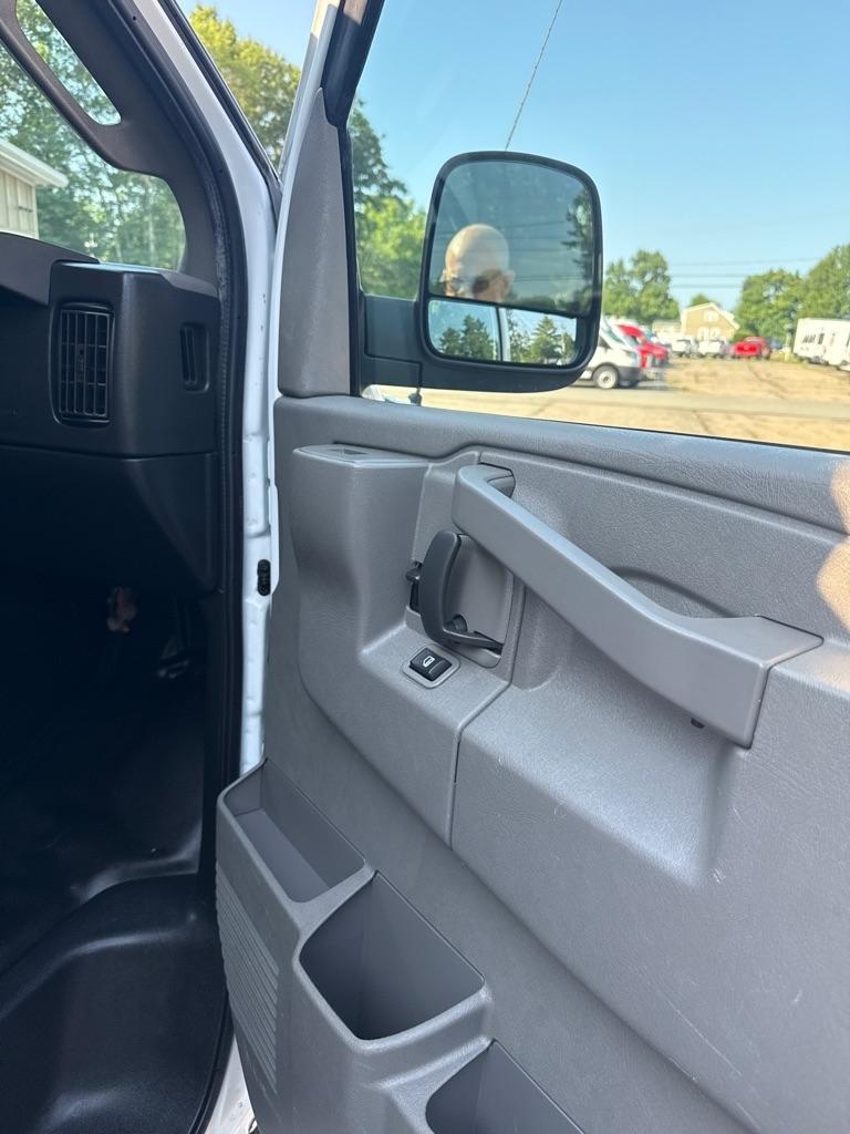 Chevrolet Express Cargo Van RWD 2500 135" 2020